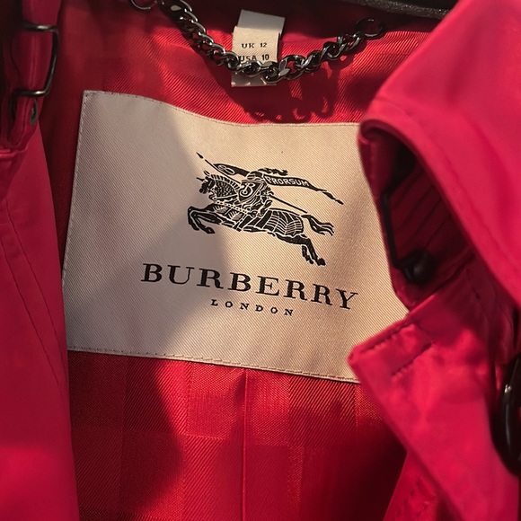 Vintage red satin Burberry jacket size US 10 - Picture 6 of 17